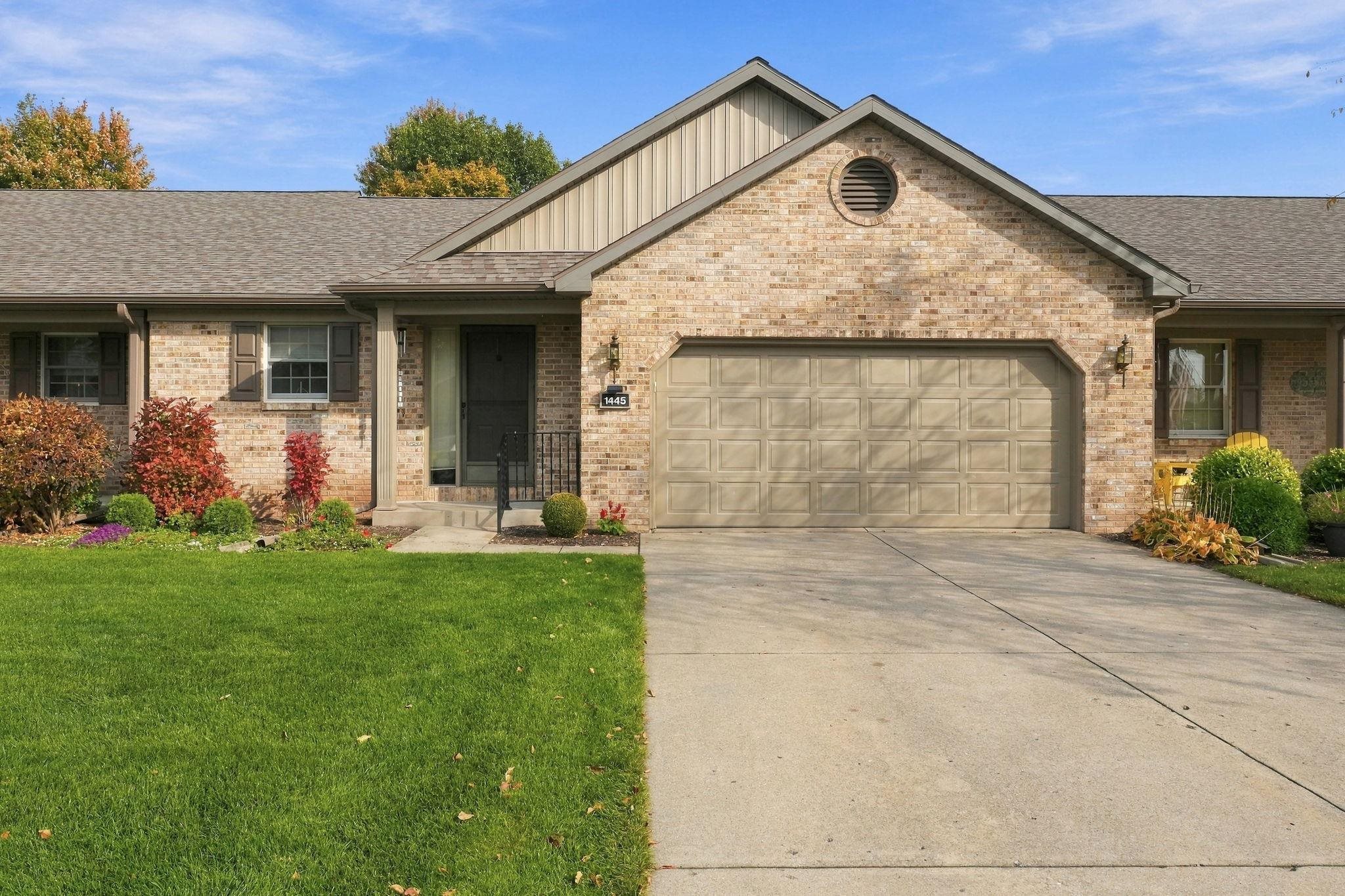 1445 Hampton Circle — photo