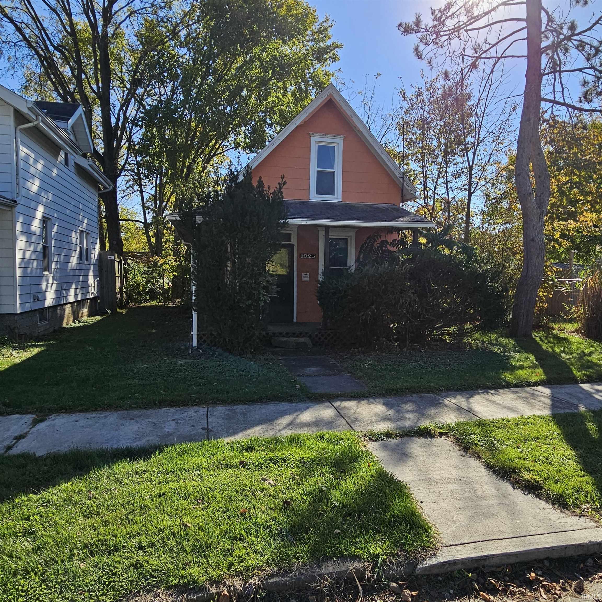 1925 Sinclair Street — photo