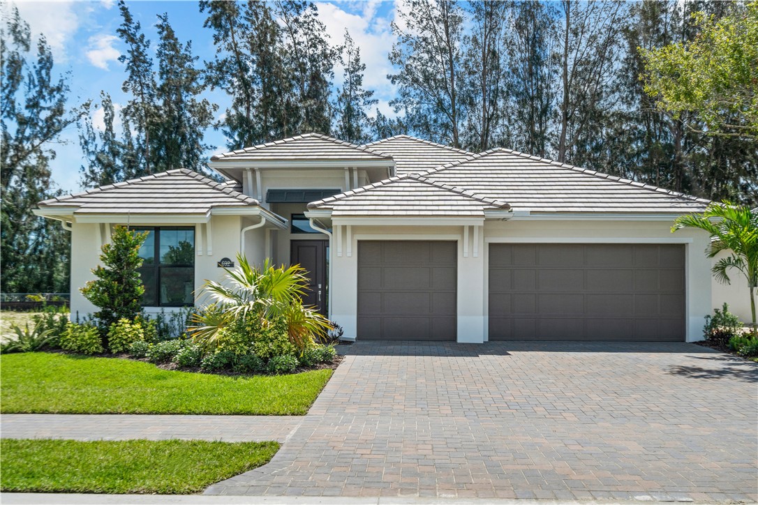 692 Ravens Landing Drive — photo