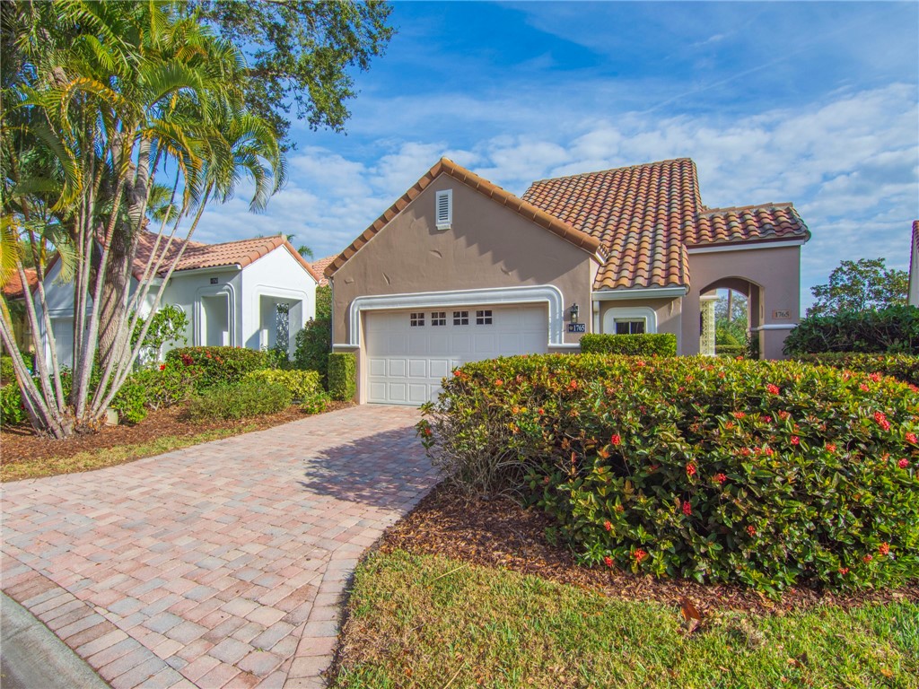 1765 Victoria Circle — photo