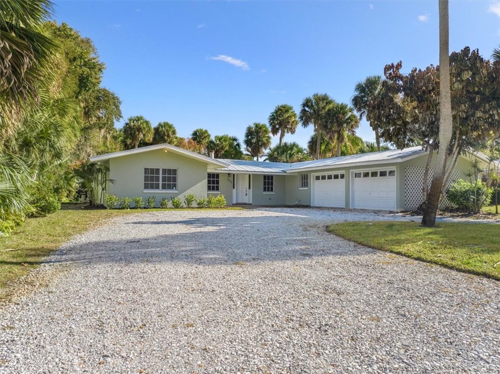 835 Royal Palm Place — photo