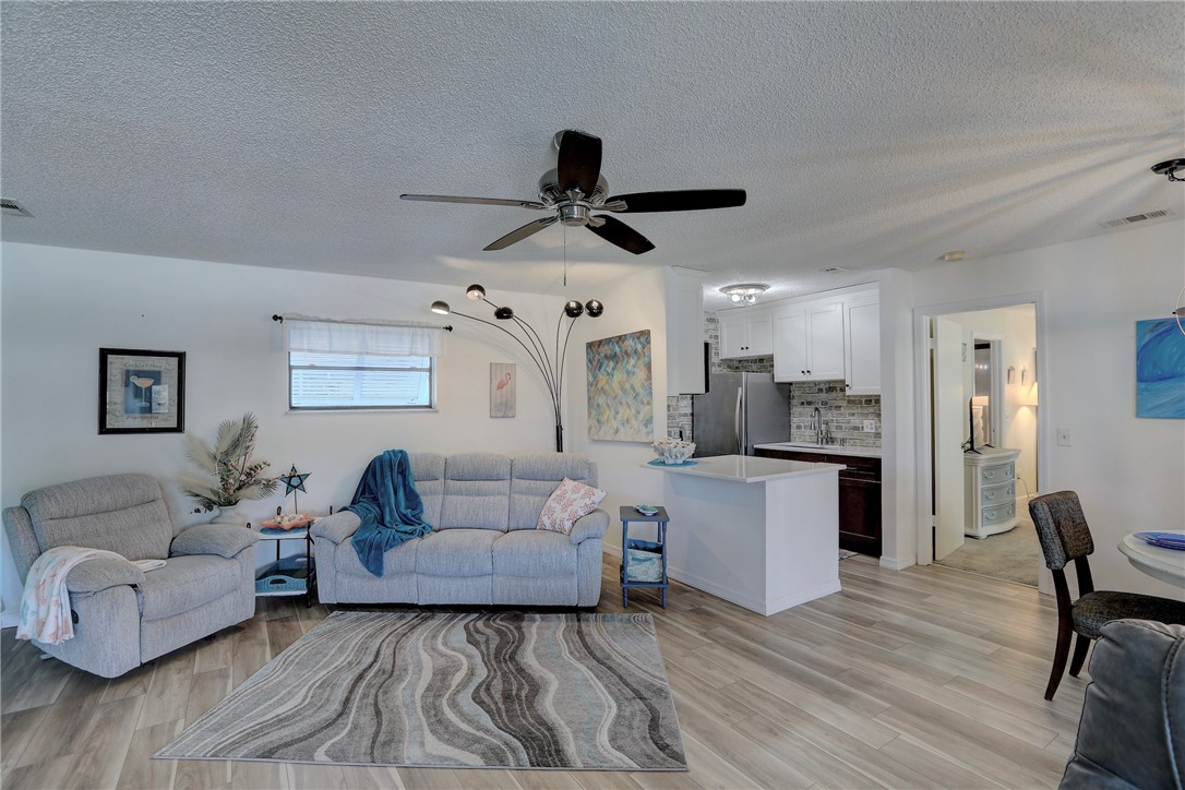 1116 Breezy Way 1H — photo