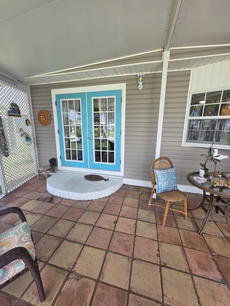 740 Lark Drive — photo