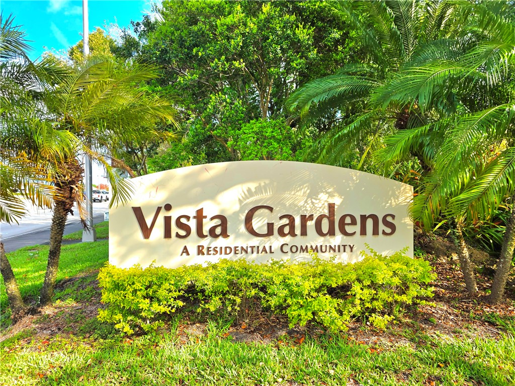 46 Vista Gardens Trail 205 — photo