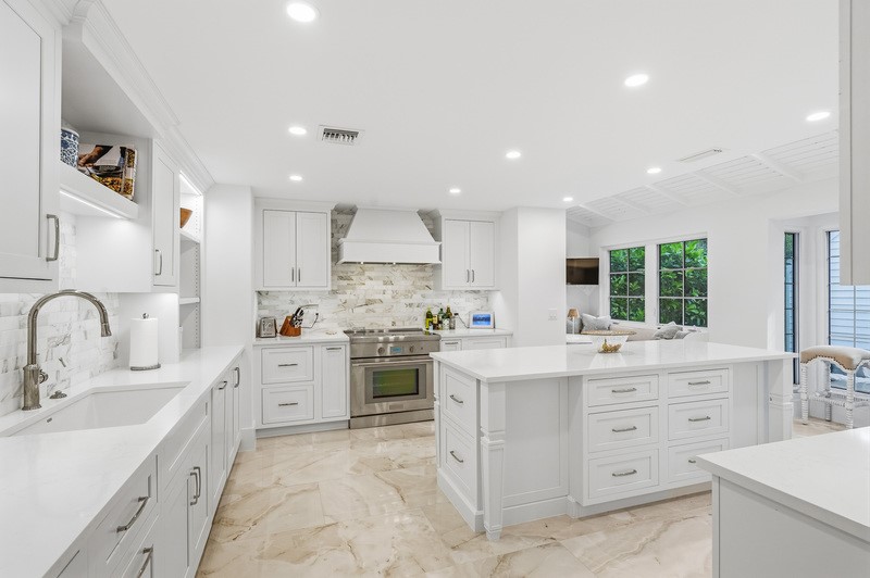 1395 Ivy Court 201 — photo