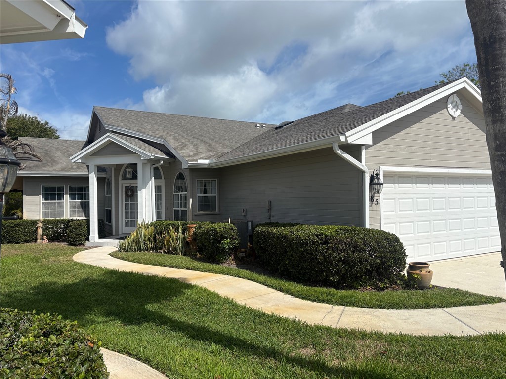 585 W Pointe Court SW — photo