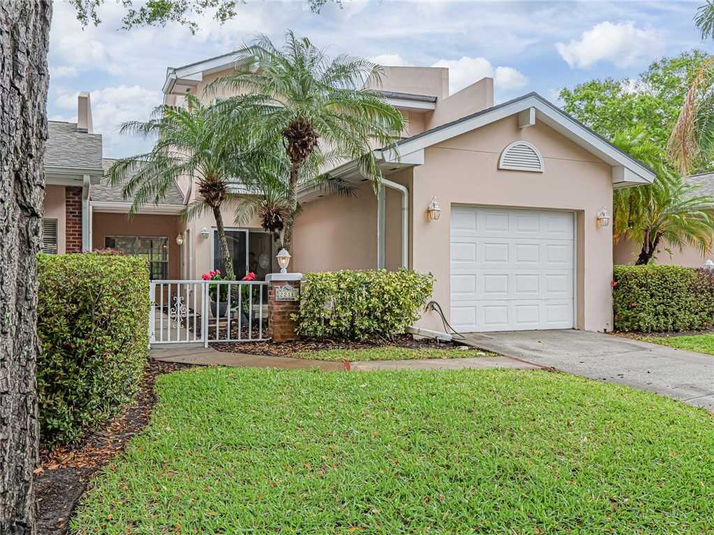 221 Park Shores Circle 221E — photo