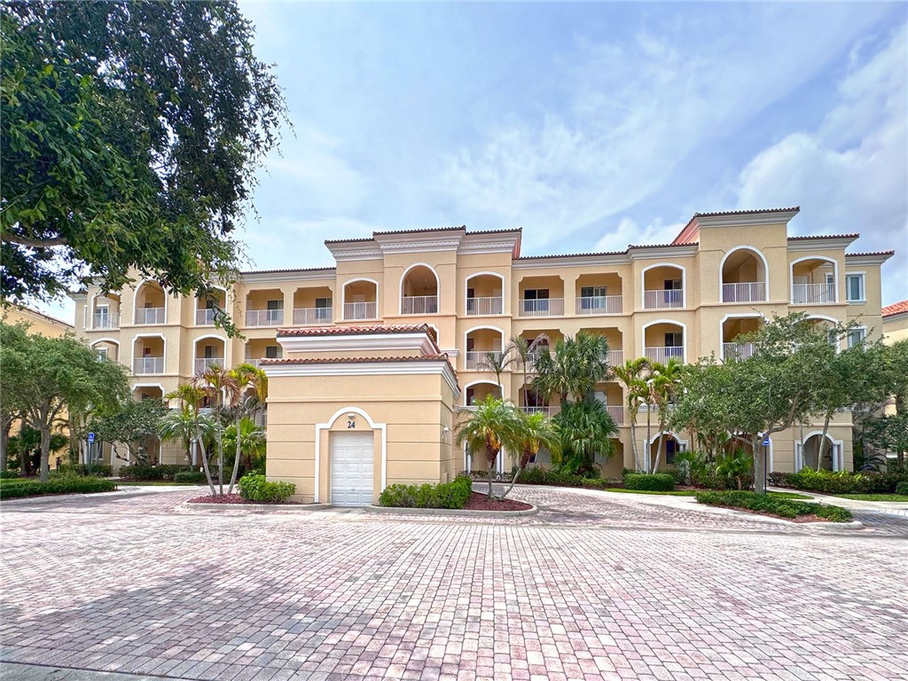 24 Harbour Isle Drive W 305 — photo