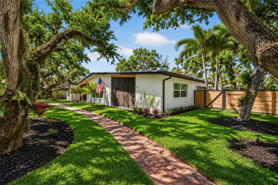 3915 Mockingbird Drive — photo