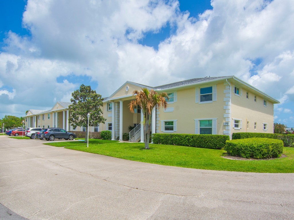 500 Grove Isle Circle 107 — photo