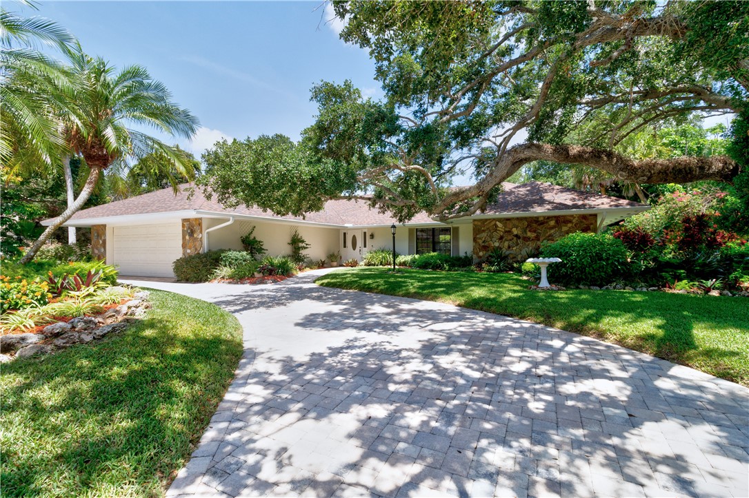 1160 Leeward Lane — photo