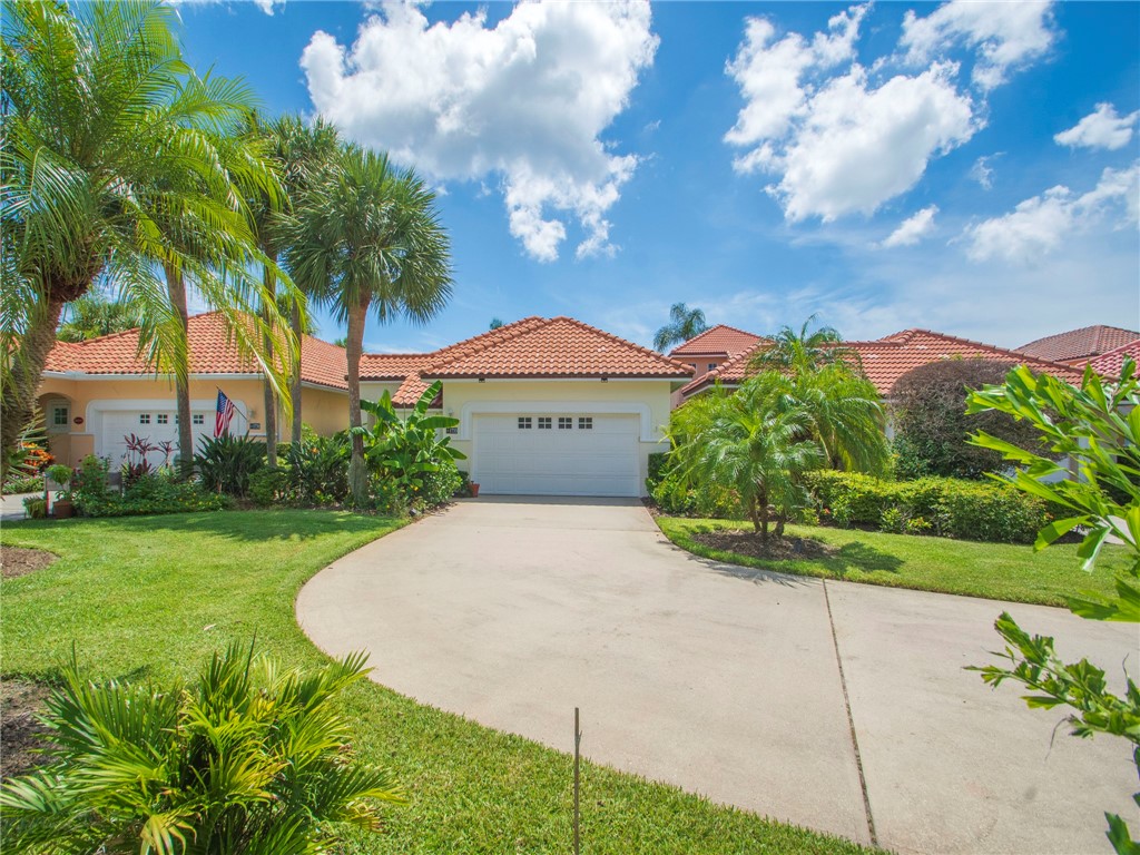 1733 Victoria Circle — photo