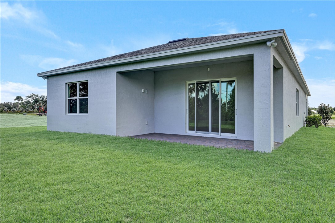 Home in Vero Beach, FL 32967 — photo 3
