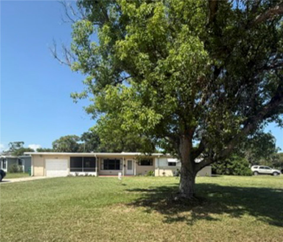 1102 Greenwood Way — photo