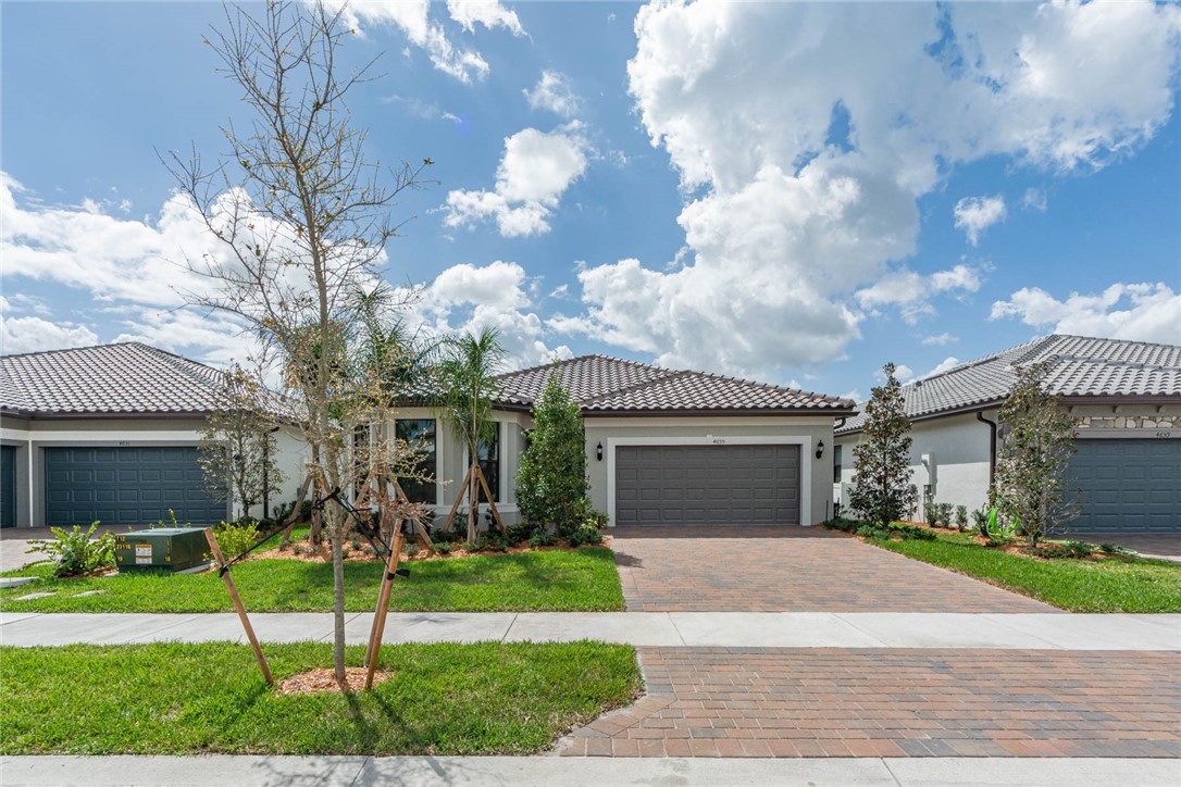 4655 Pratt Circle — photo