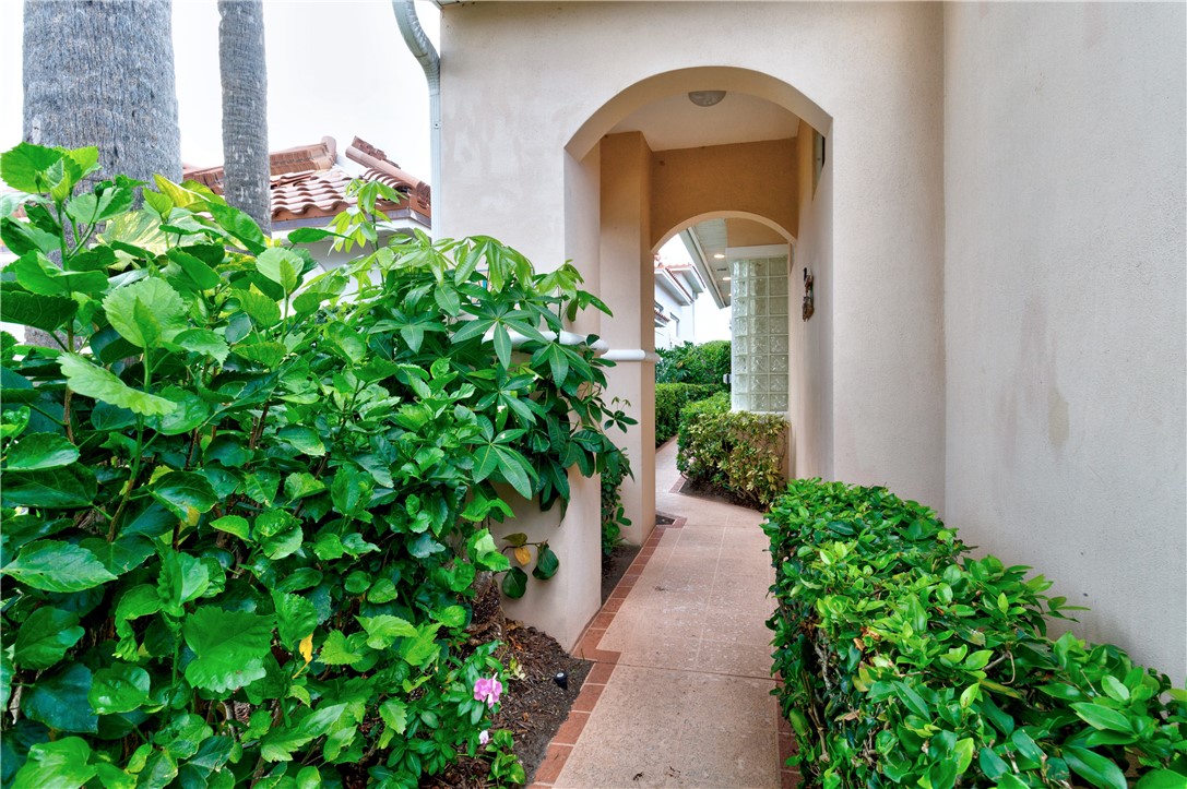 1723 Victoria Circle — photo