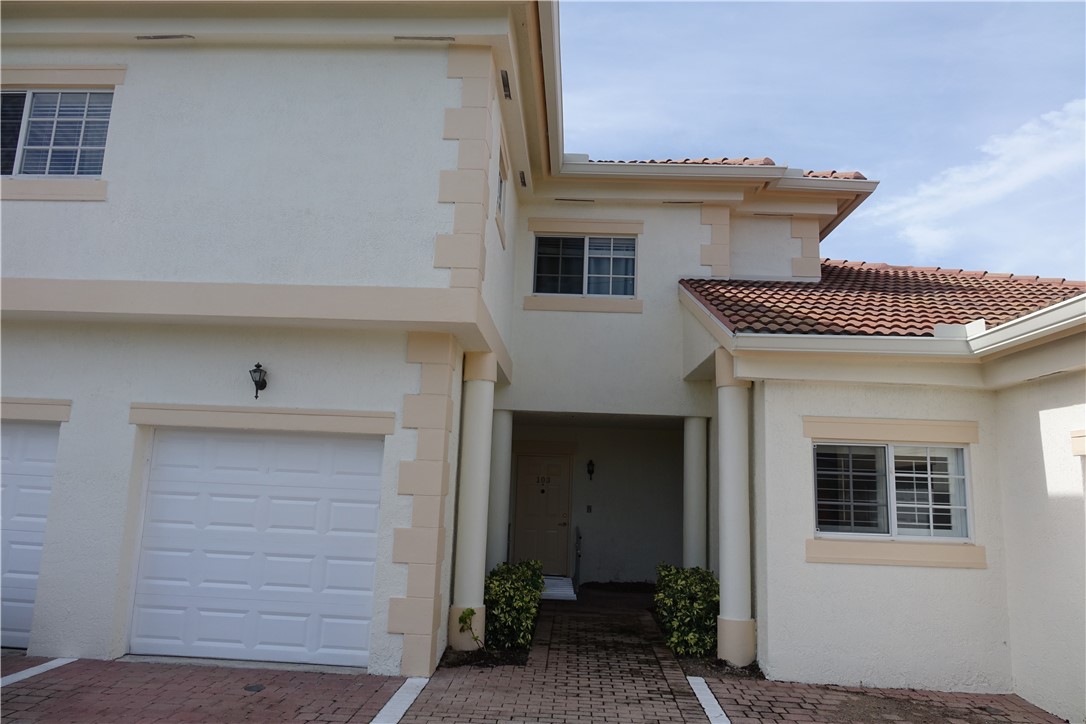 Home in Vero Beach, FL 32962 — photo 2