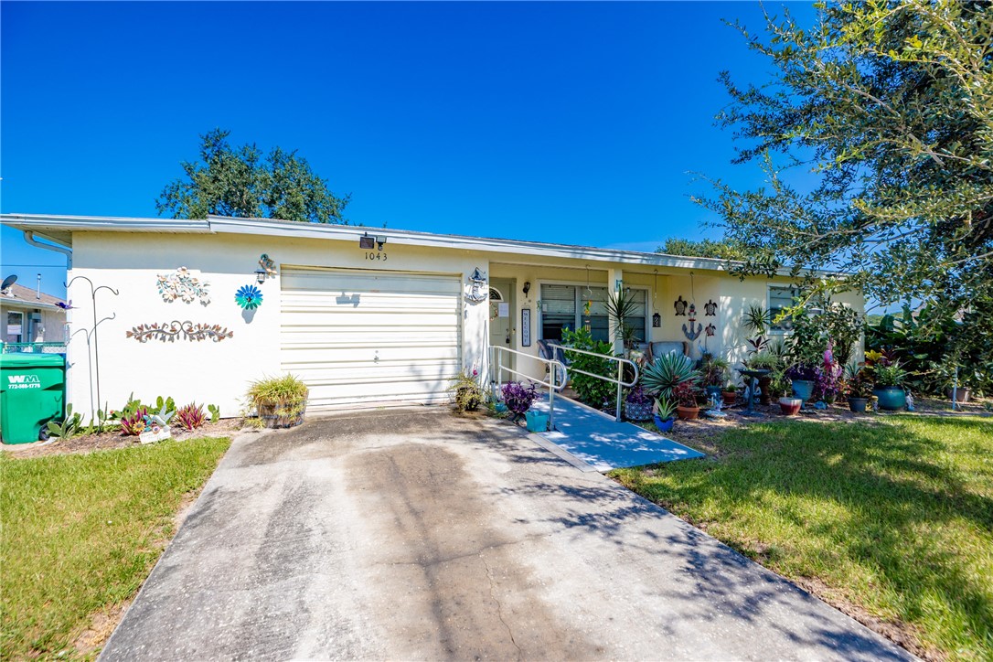1043 Rose Arbor Drive — photo