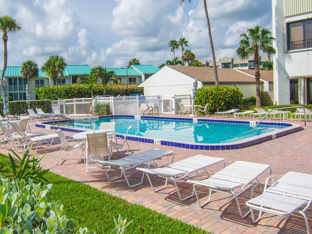 2400 S Ocean Drive 4121 — photo