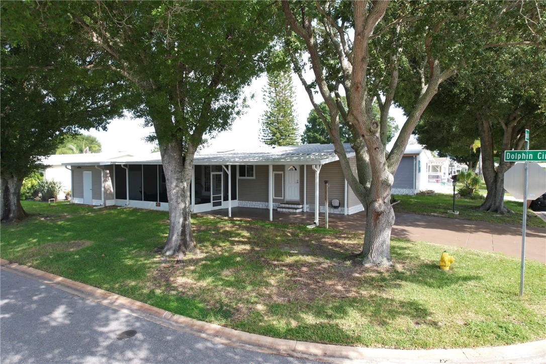 624 Dolphin Circle — photo