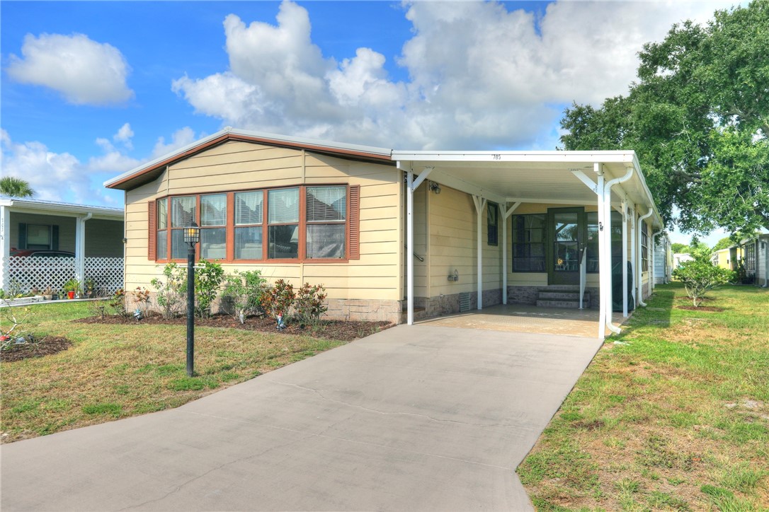 705 Hyacinth Circle — photo