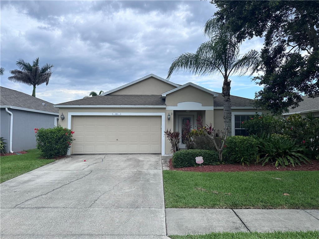 824 Greenleaf Circle — photo