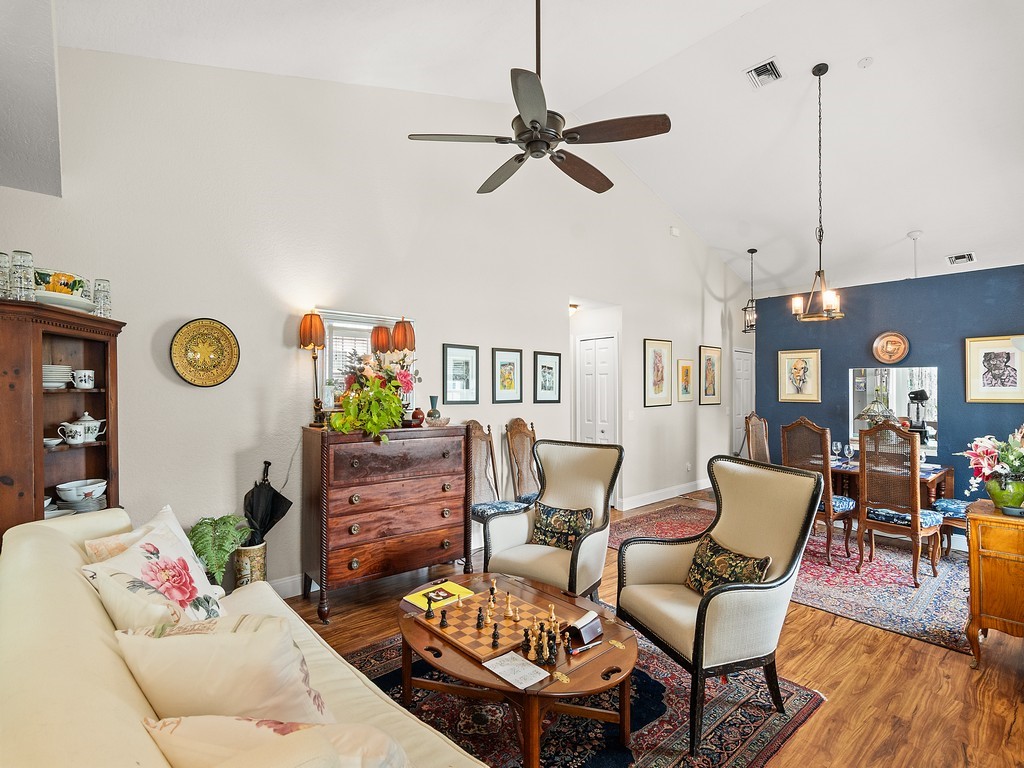 1901 Westminster Circle 7 — photo