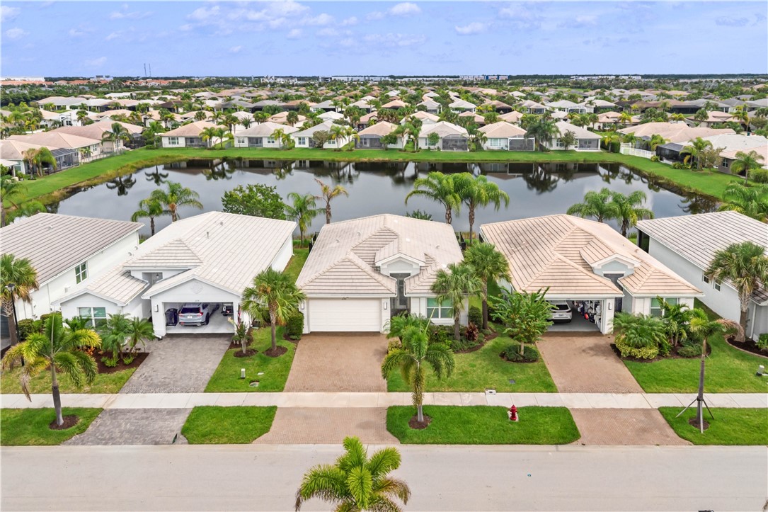 12180 SW Jasper Lake Way — photo