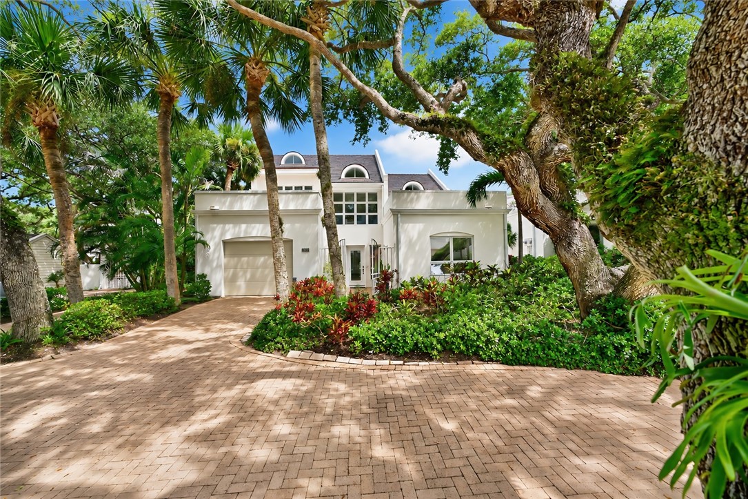 8303 Chinaberry Road 8303 — photo
