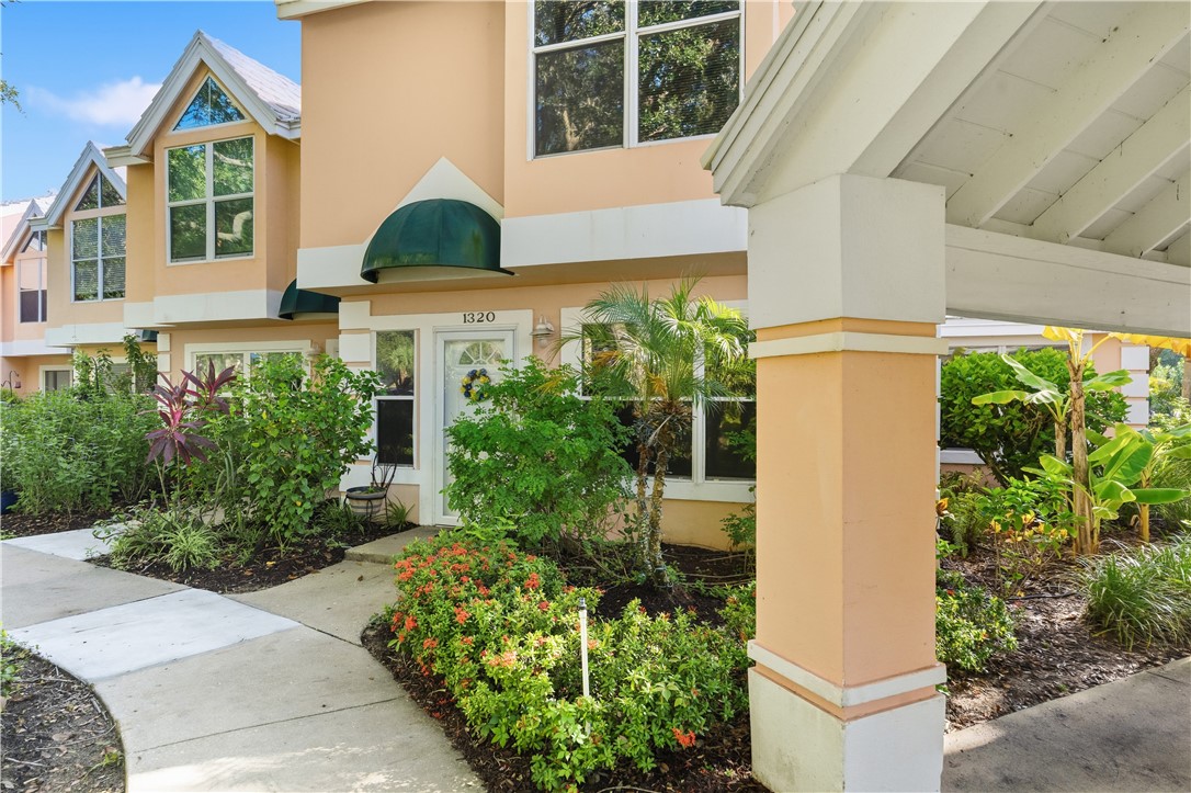 1320 Coral Park Lane 301 — photo