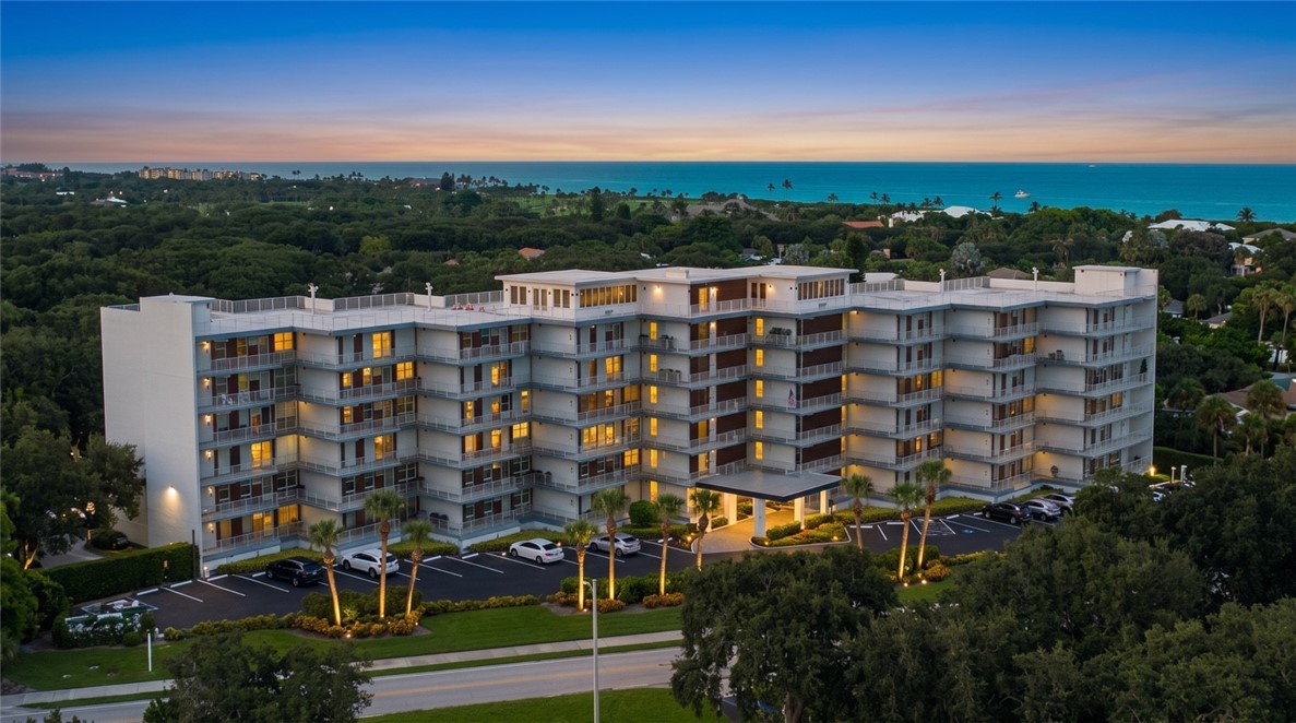 935 E Causeway Boulevard 303 — photo