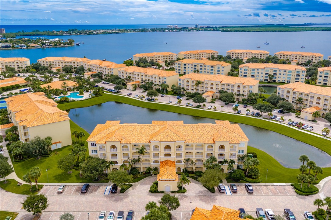 1 Harbour Isle Drive E 202 — photo