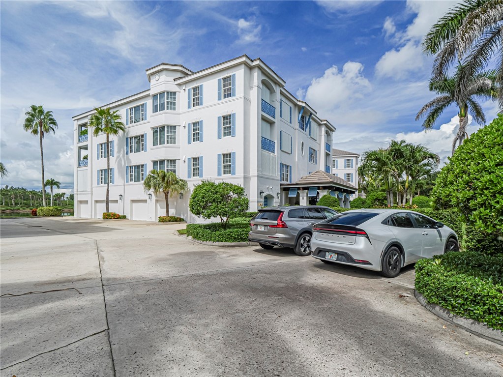 9031 Somerset Bay Lane 202 — photo