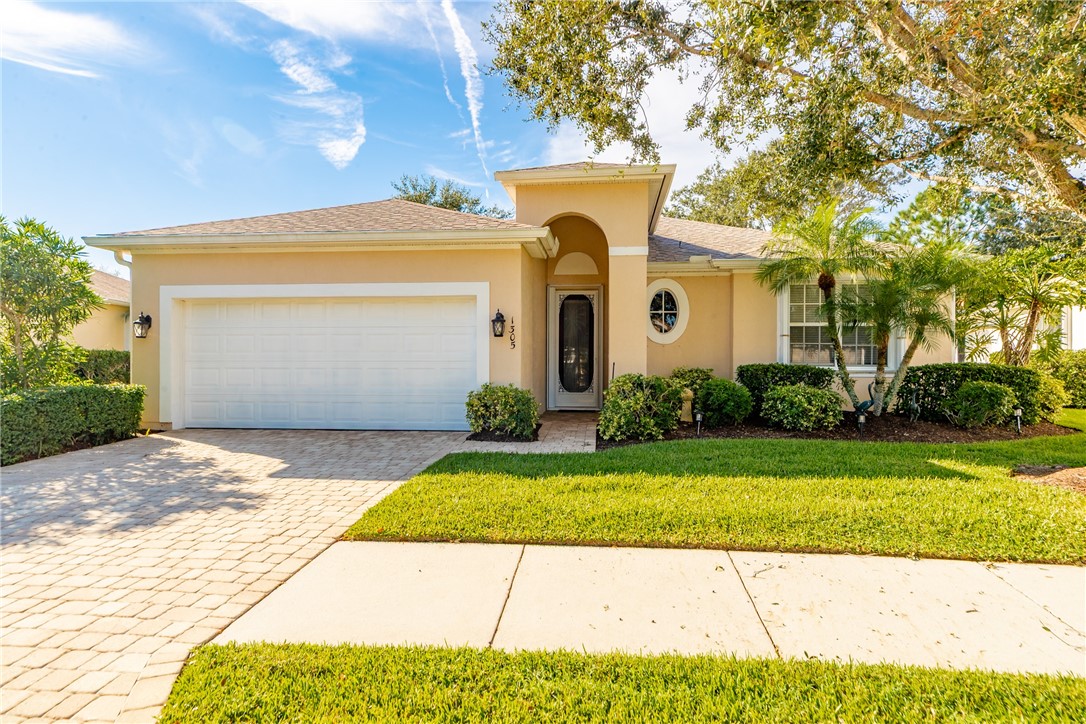 1305 Shoreline Circle — photo