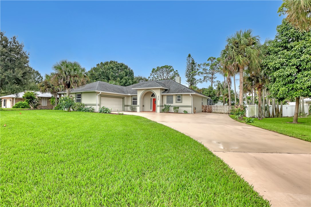 688 Fleming Street — photo