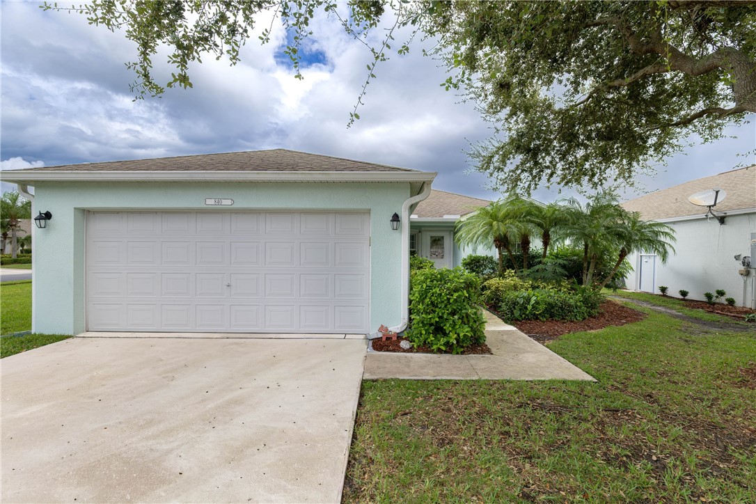 840 Greenleaf Circle — photo