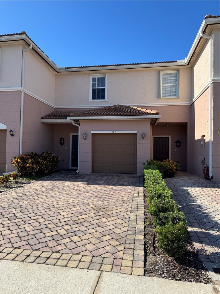 307 Provence Place — photo