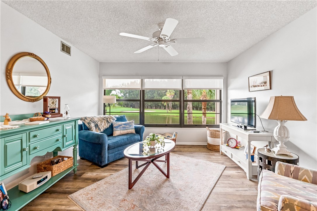 8 Plantation Drive Unit 202 — photo