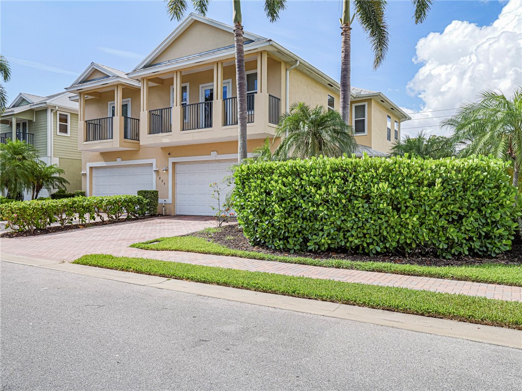 1825 Bridgepointe Circle Unit 16 — photo