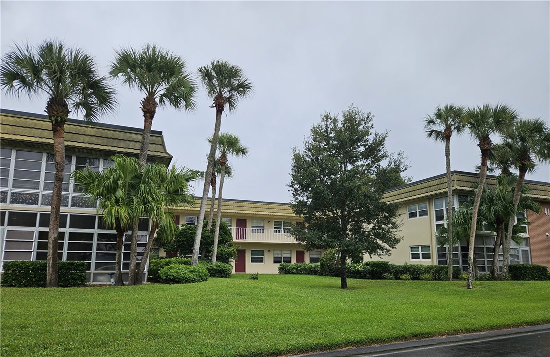 41 Vista Gardens Trail Unit 205 — photo