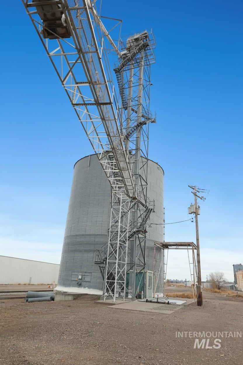 Unit 3 Hazelton — photo