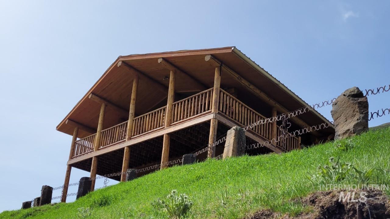 Tbd Bentz Lodge — photo