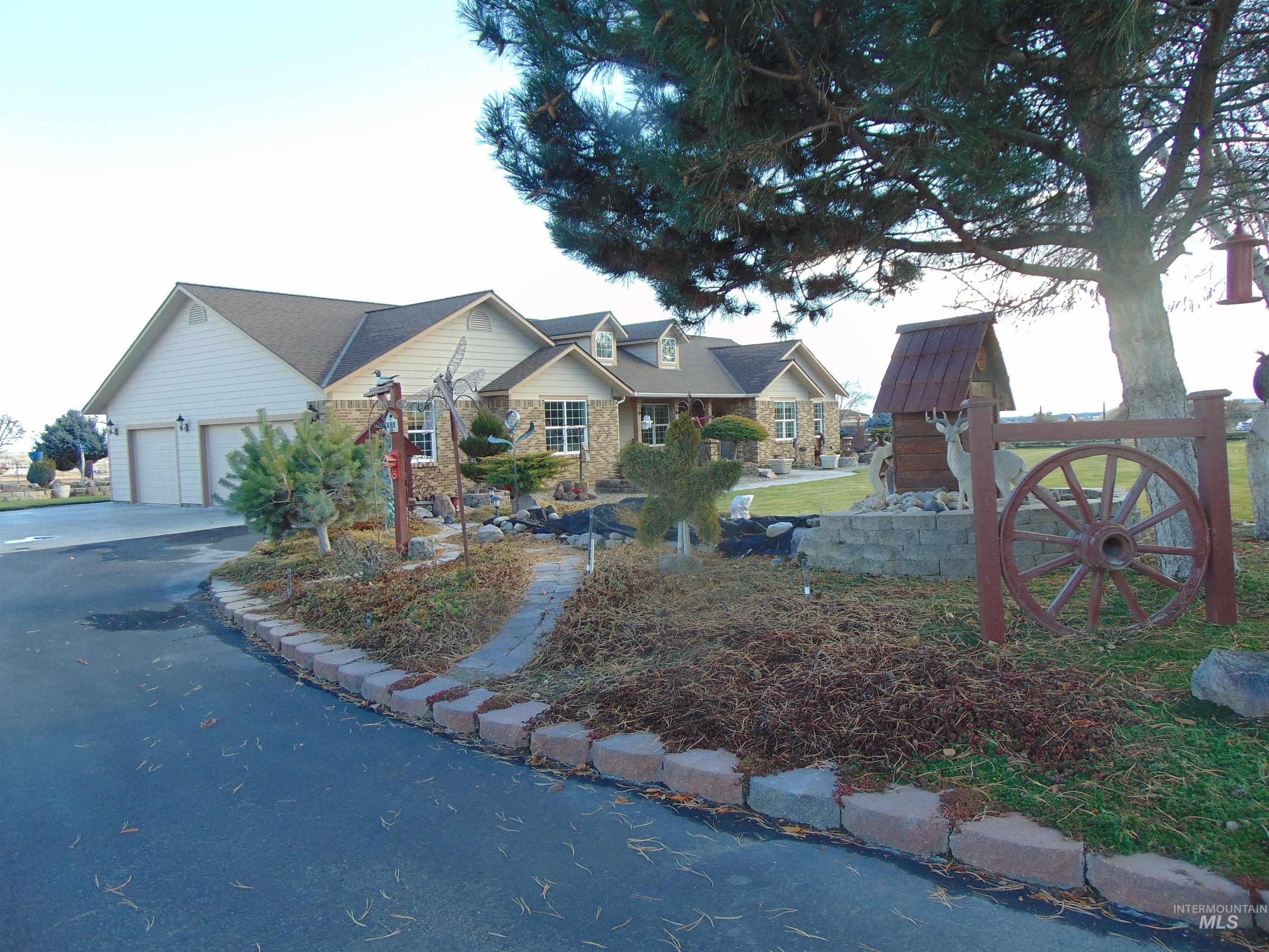 452 Thayer Dr. — photo