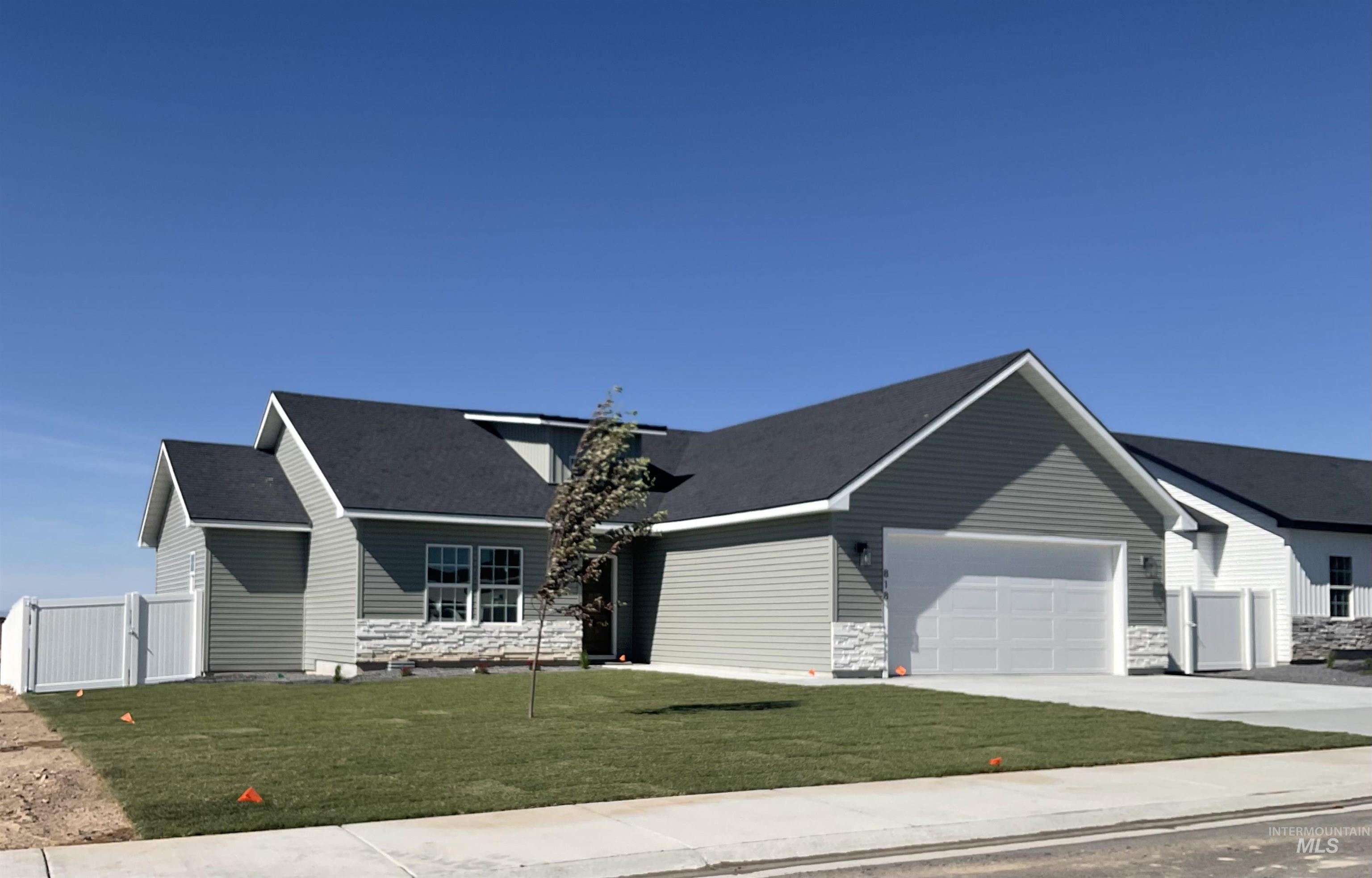 818 23rd Ave E, Jerome, ID 83338 — photo 2