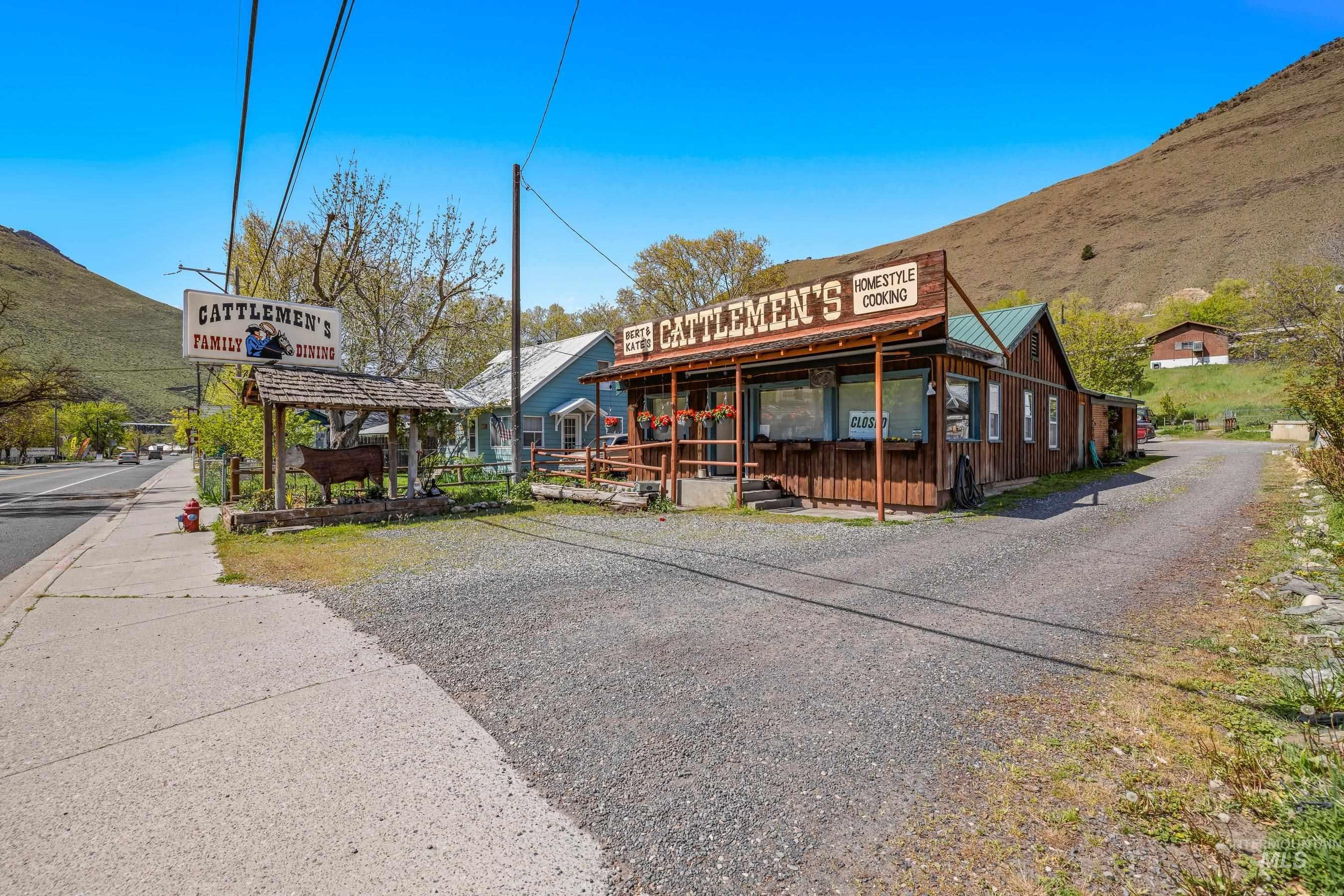 601 S Main St. — photo