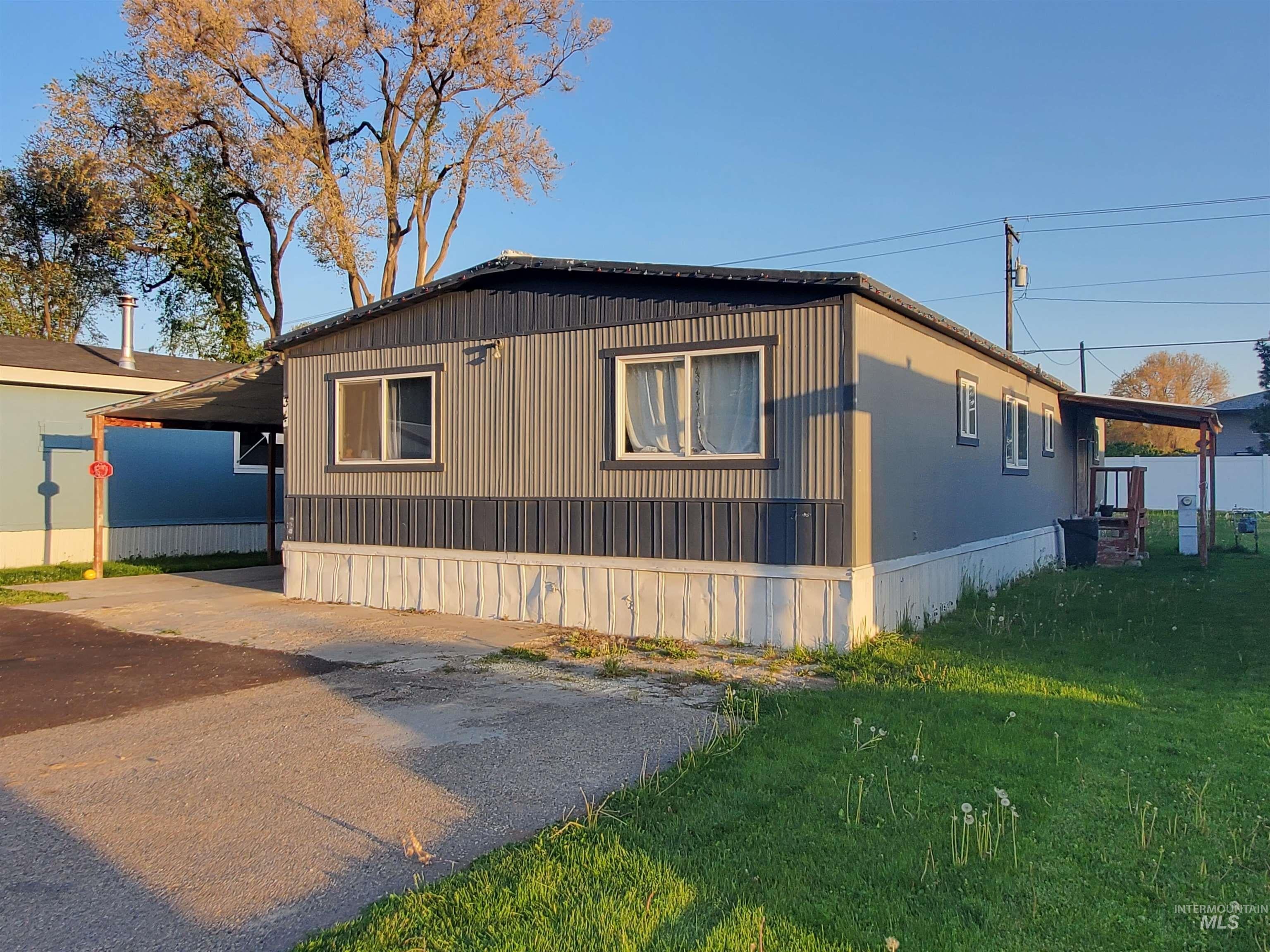 1410 W Flamingo Ave. — photo