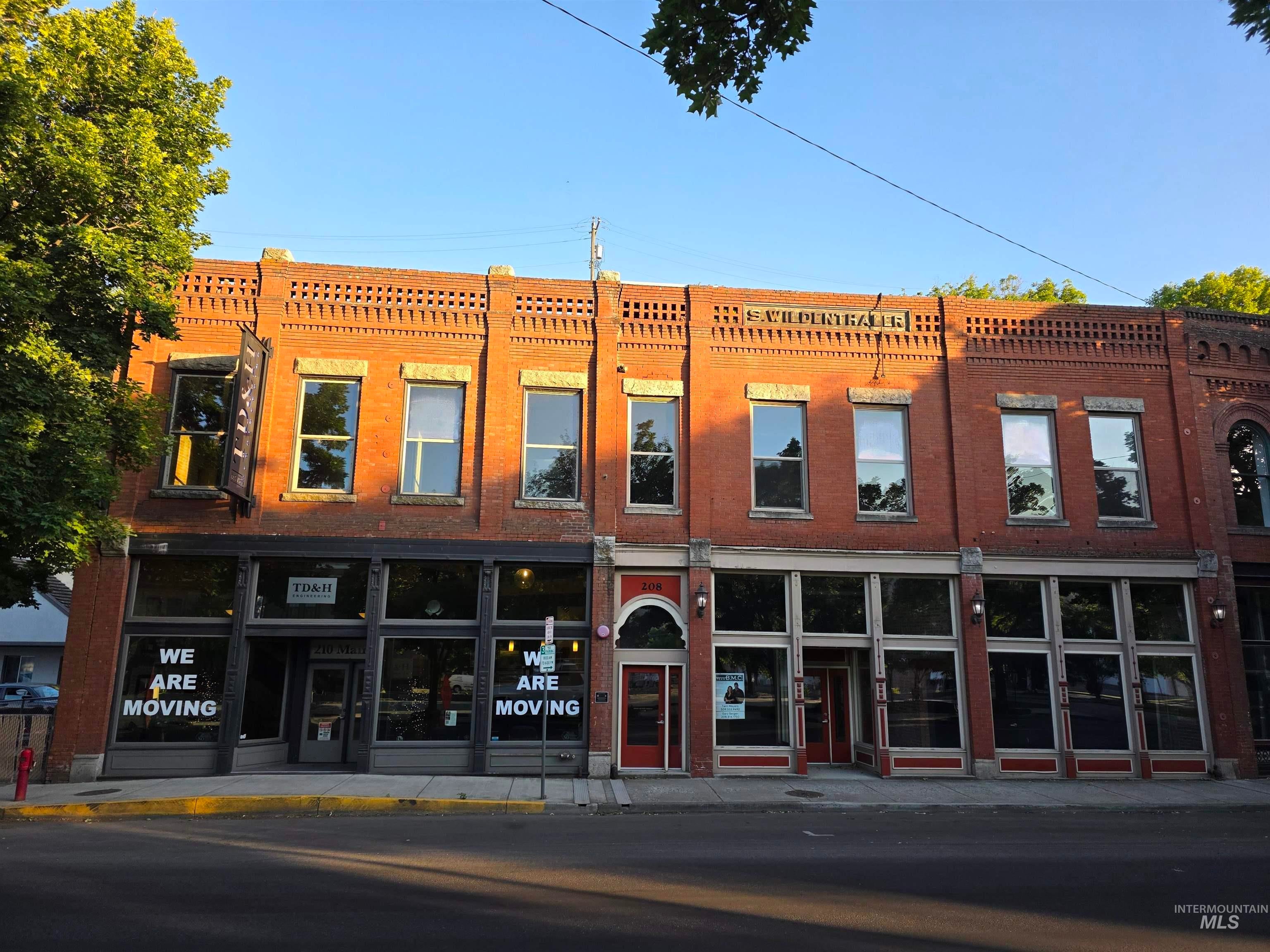208 & 210 Main St. — photo