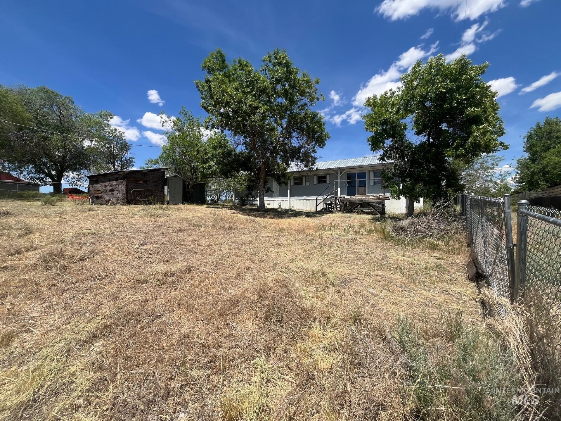 106 + 108 Gates Rd. — photo
