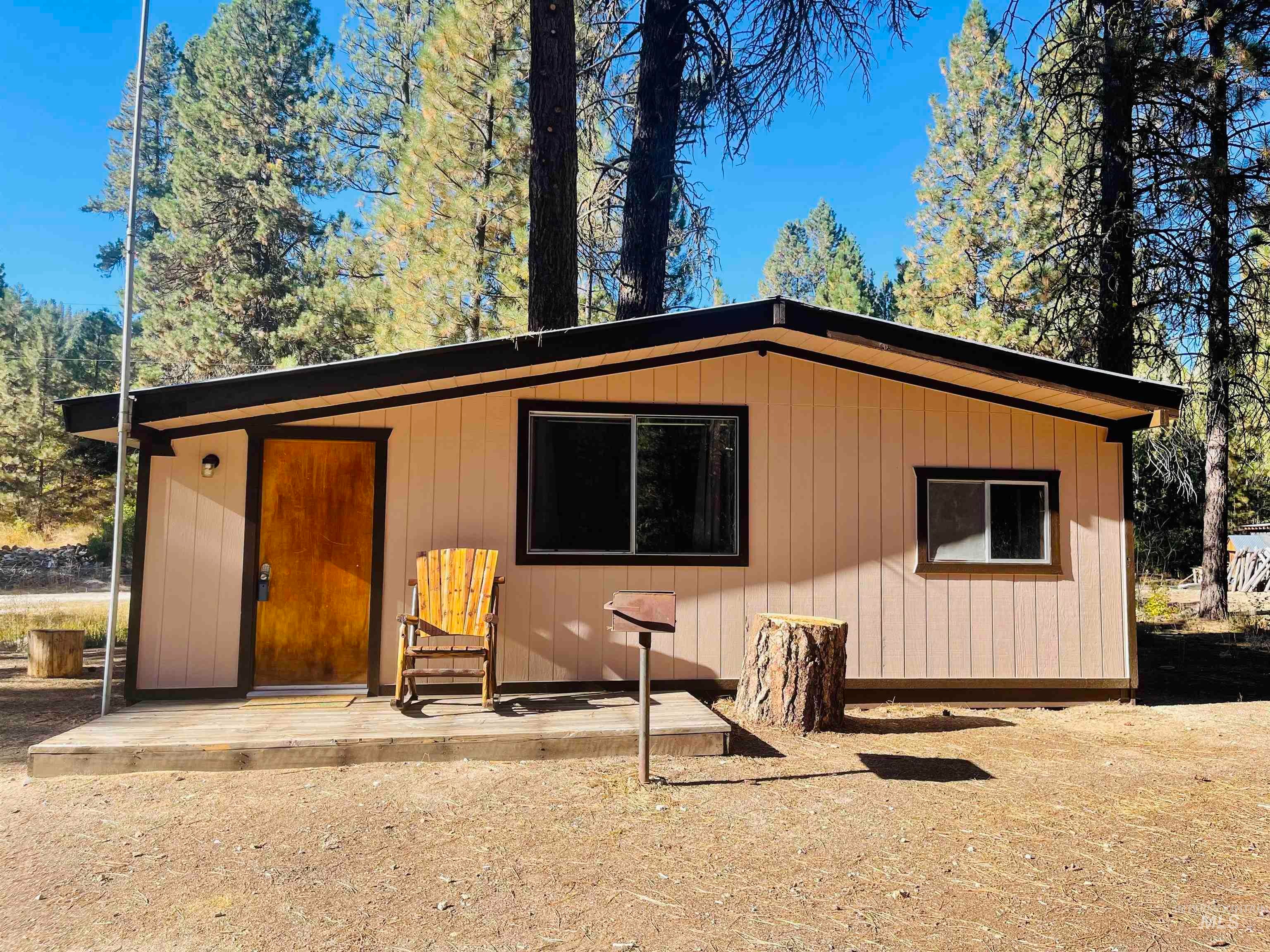 12 Woods Ln — photo