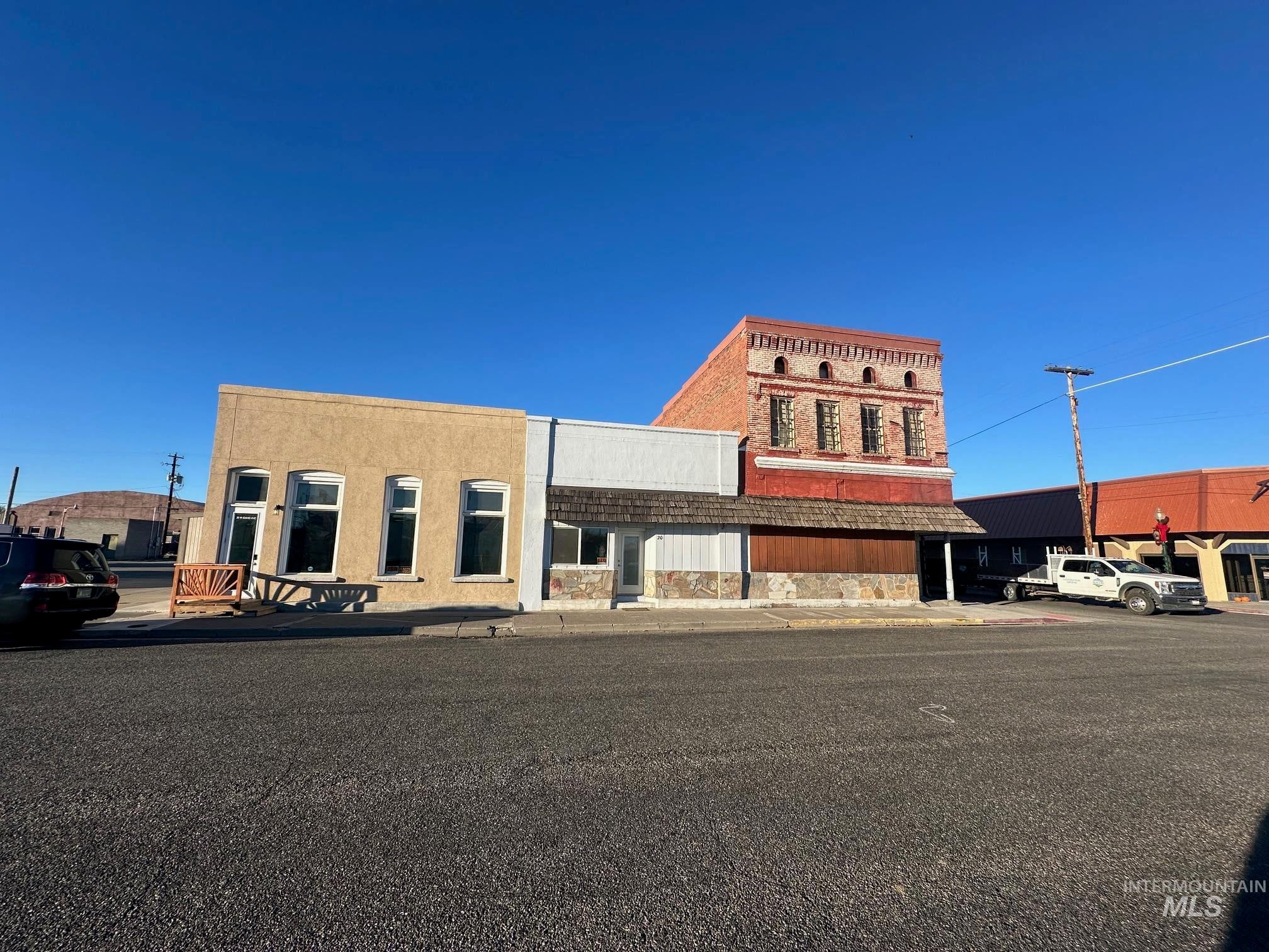 45 N Commercial — photo